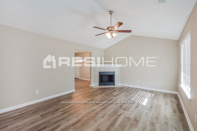 Building Photo - 138 Floresta Dr