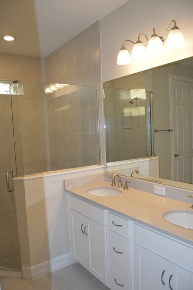 Primary Bathroom Double Sinks - 636 Ibiza Loop