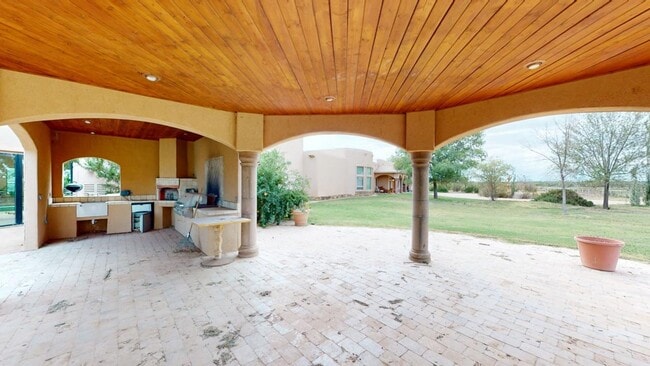 Building Photo - Furnished 5-Bedroom Home with Indoor Pool & Amenities