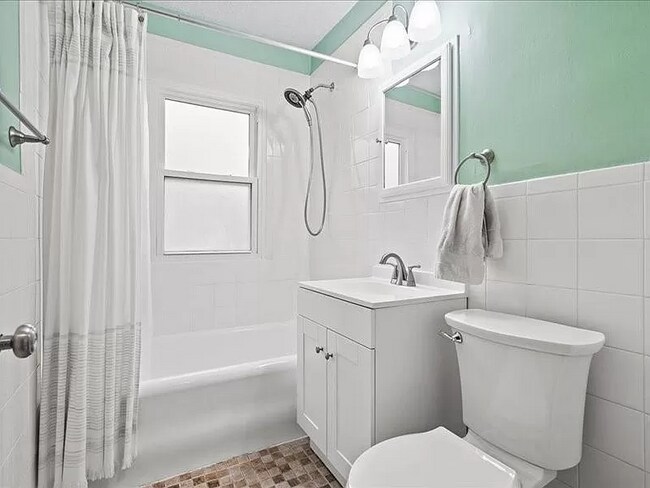 Building Photo - 7527 Madison Ave