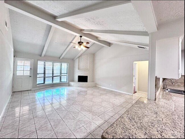 Building Photo - 9110 Gustine Ln