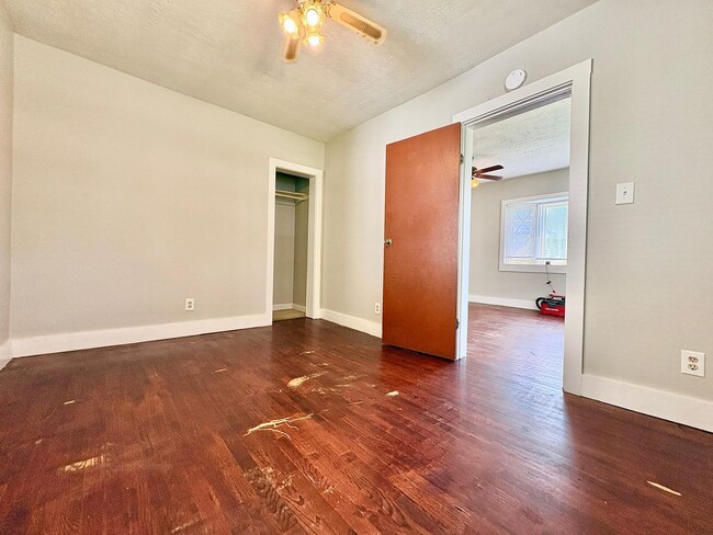 Building Photo - 816 S 34th St