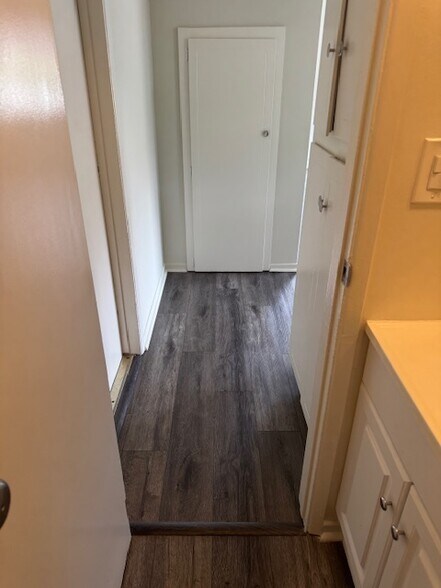 Building Photo - 2404 Curtis Ave