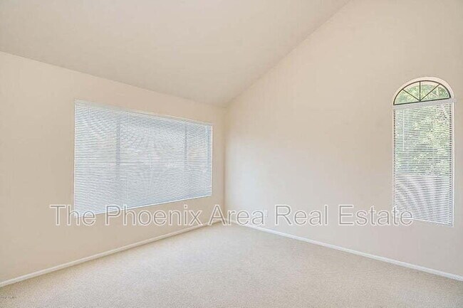 Building Photo - 10055 E Mountainview Lake Dr