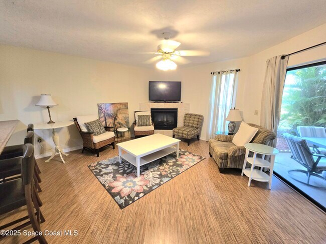 Building Photo - 107 La Costa St