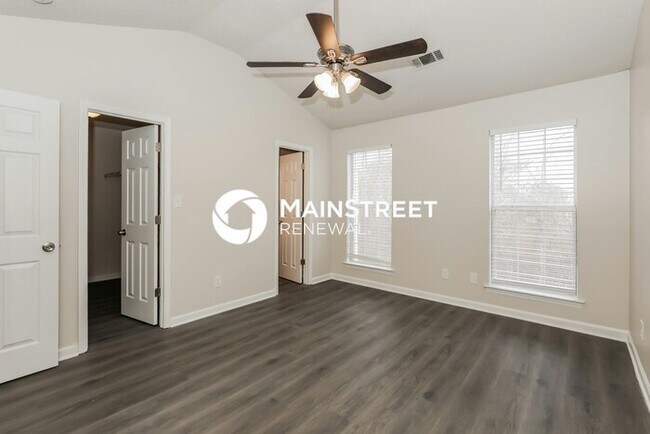Building Photo - 3 Bedroom Pet-Friendly Home in JONESBORO, GA with Main Street Renewal