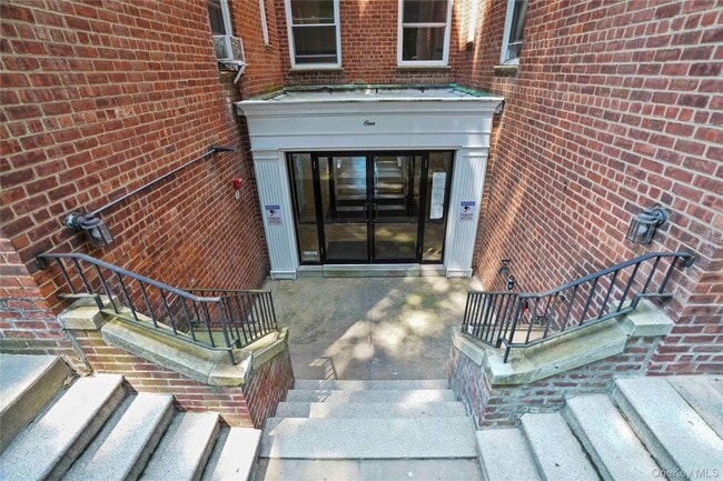 Building Photo - 1 Hawley Ter