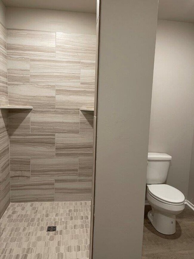 Building Photo - 3 bed 2 bath town home in Putnam City Scho...