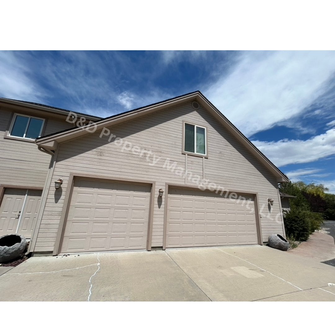 Building Photo - 568 Mahard Dr