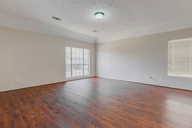 Building Photo - 155 Perfidia Dr