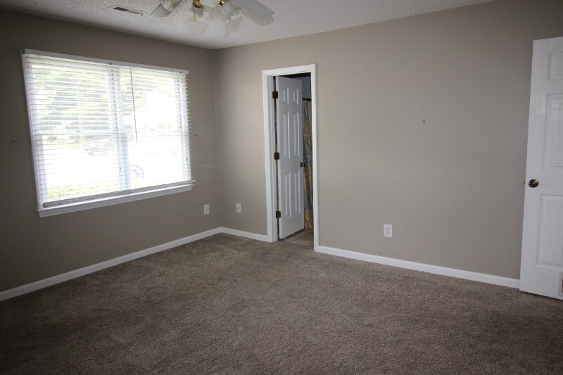 Building Photo - 6008 Southcrest Dr