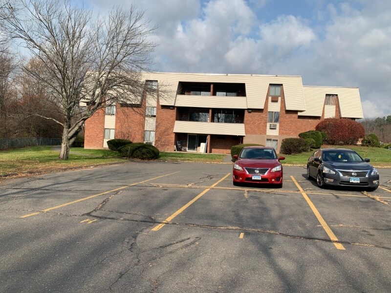Building Photo - 565 Talcottville Rd