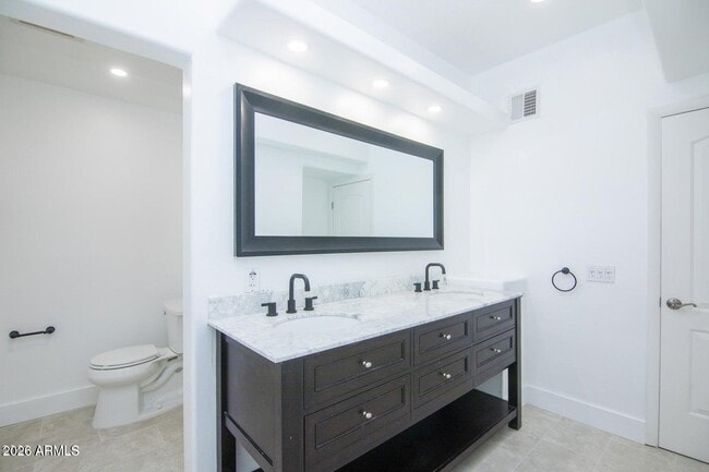 Building Photo - 5621 N 79th St