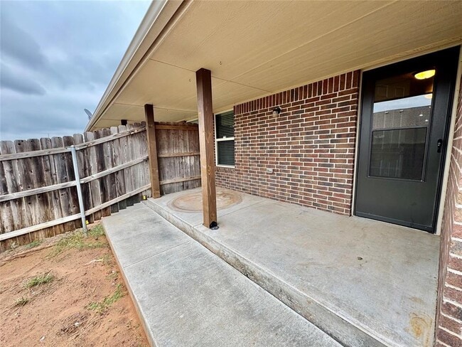 Building Photo - 1605 Lawter Rd