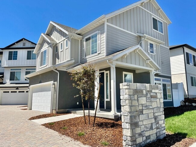 Primary Photo - Spacious 2 Story at Holbrook Farms!