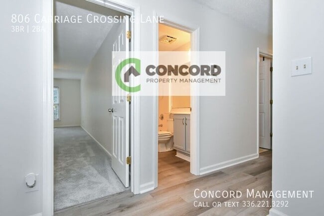 Building Photo - 806 Carriage Crossing Ln