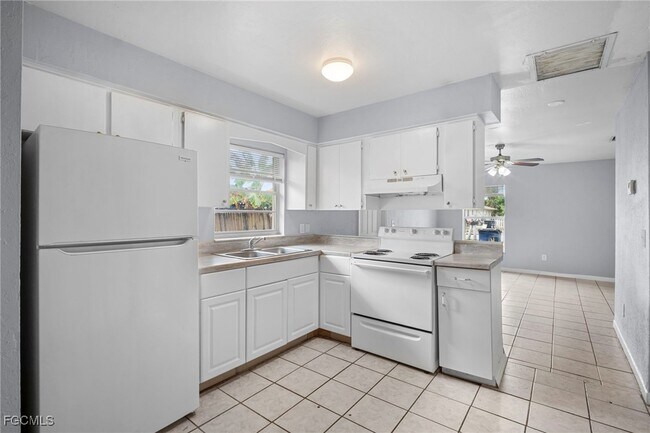 Building Photo - 5449 Tenth Ave