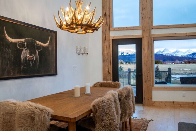 Building Photo - 4535 Roxanne St