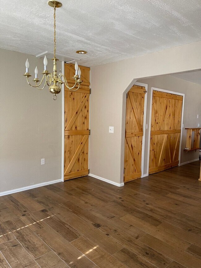 Building Photo - 3 bedroom 1.5 bath with a Large Detached Garage