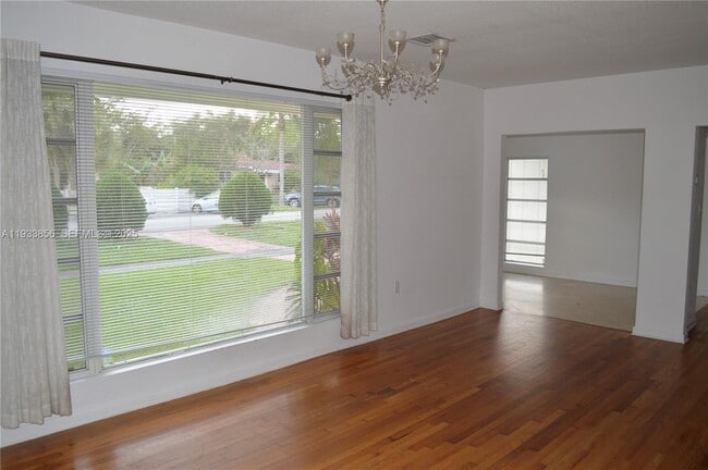 Building Photo - 165 NE 98th St