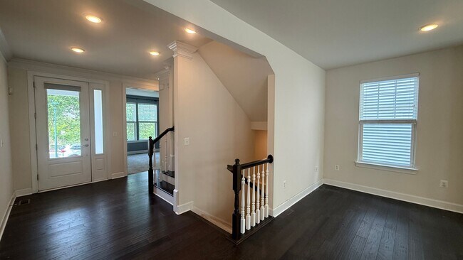 Building Photo - Craftsman-Style Home in Embrey Mill