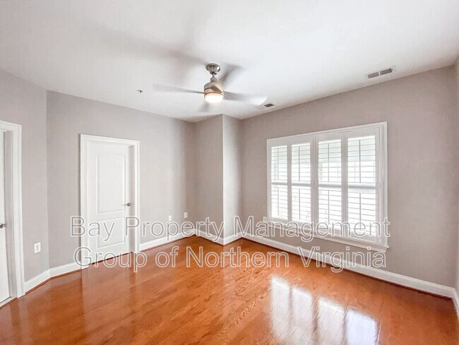 Building Photo - 4336 N Henderson Rd