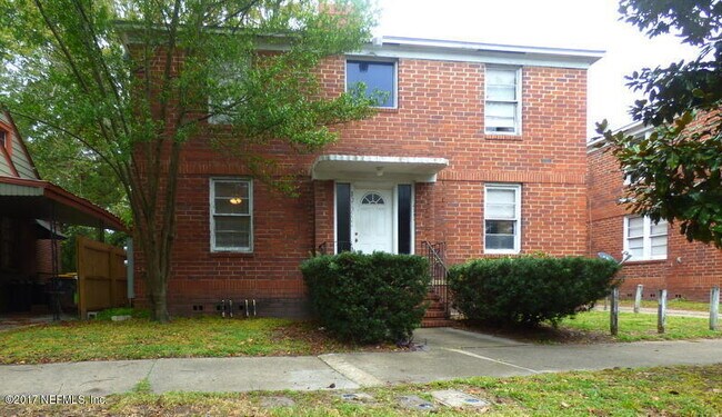 Primary Photo - 2575 Myra St