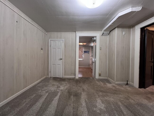 Building Photo - 152 8th St