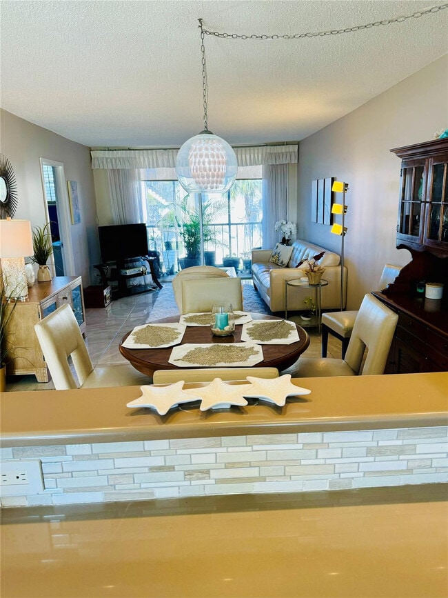 Building Photo - 5300 NE 24th Terrace