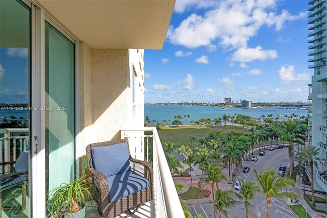 Primary Photo - 2000 N Bayshore Dr