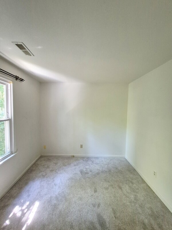 Building Photo - 9019 Double Tree Ln