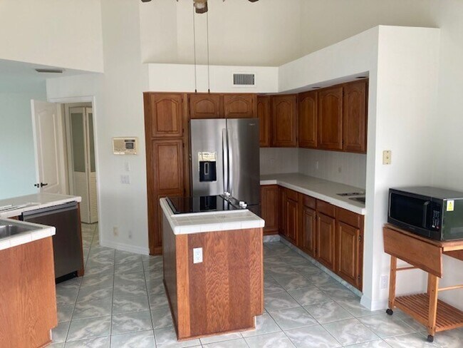 Building Photo - Family Friendly water front 3 Bedroom 3 bath Home with dock & lift -unfurnished-Available NOW