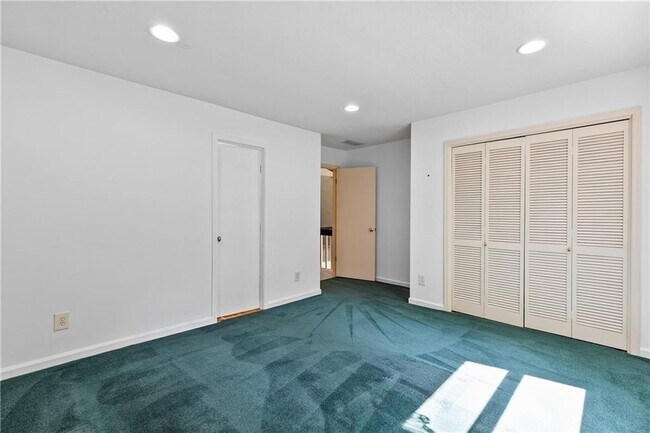 Building Photo - 755 Nile Dr