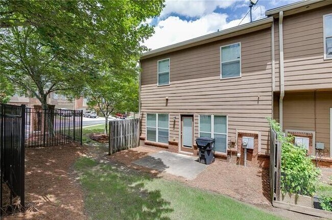 Building Photo - 314 Oakland Hills Way