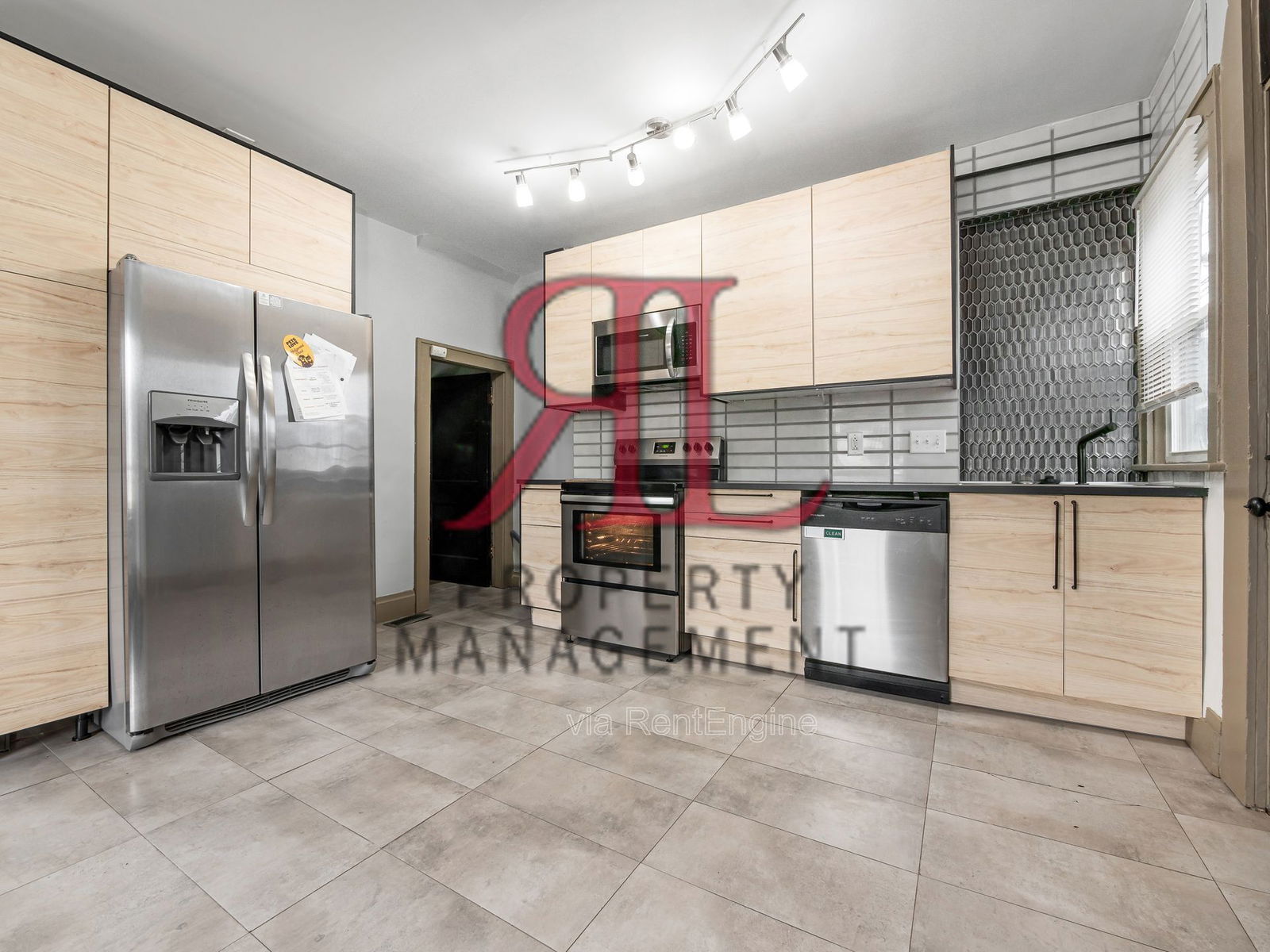 Building Photo - 954 Stanley Ave