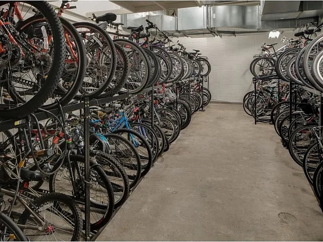 Building Photo - 960 S Clark St