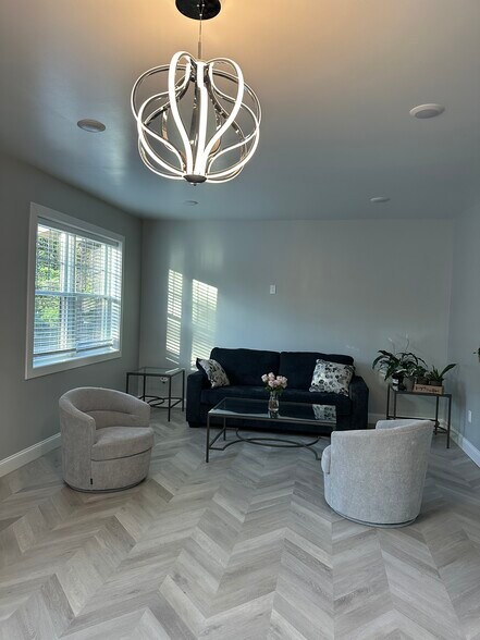 Building Photo - 205 Hudson St