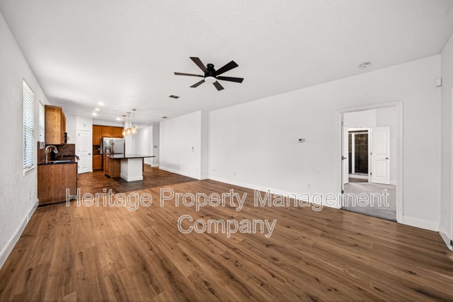 Building Photo - 7915 Cenote Dr