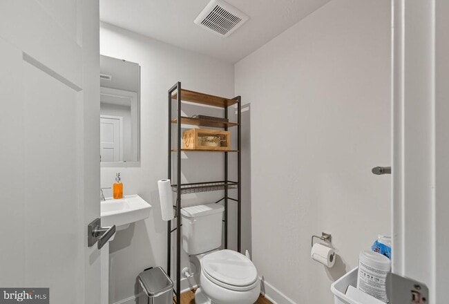 Building Photo - 5503 Billenca Ln