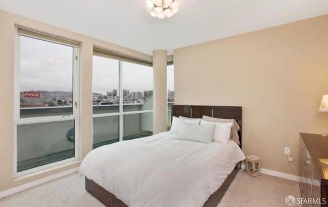 Building Photo - 555 4th St