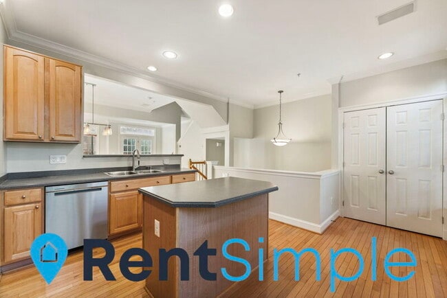 Building Photo - 3631 Madison Ln