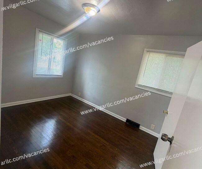 Building Photo - Newly updated 5 Bedrooms, 2- Bathroom Home