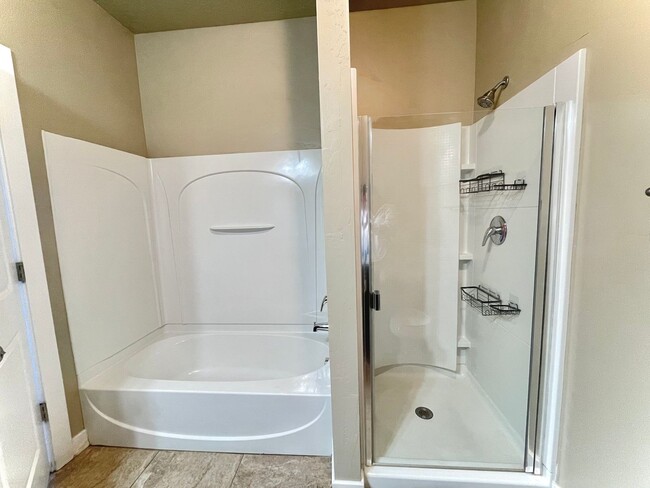 Building Photo - Pleasant Grove Condo Available Now!