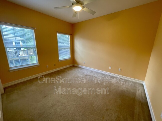 Building Photo - 979 Watersview Dr