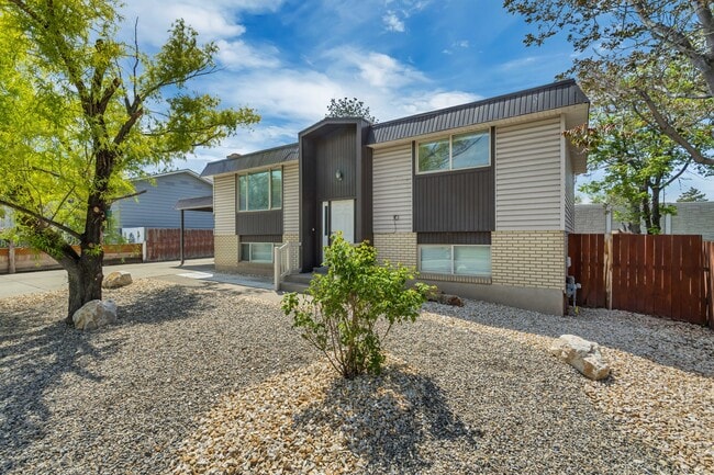 Building Photo - 5128 S 3760 W