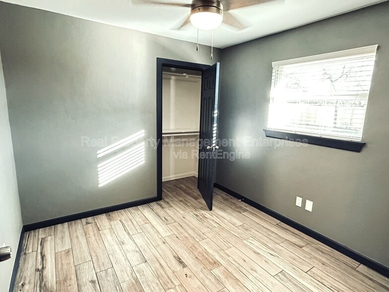 Building Photo - 2114 Allenhurst St