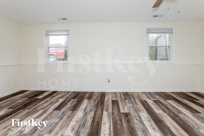 Building Photo - 1605 Rock Creek Dr