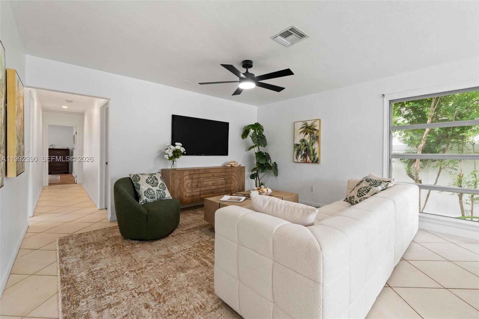 Building Photo - 1443 Hollywood Blvd