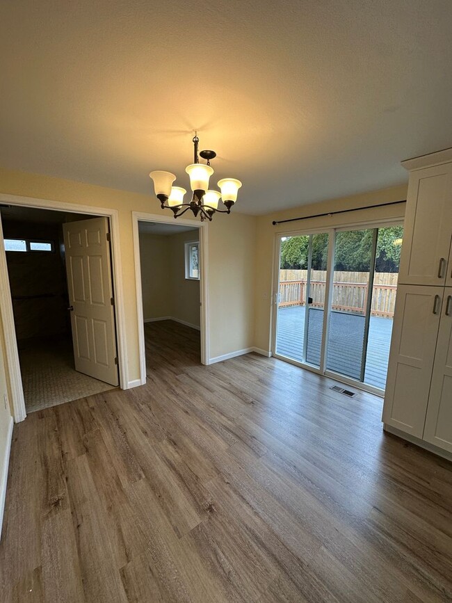 Building Photo - 3-bedroom one story home in the desirable ...