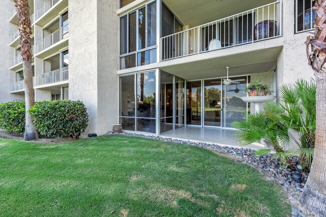 Building Photo - 900 Island Dr